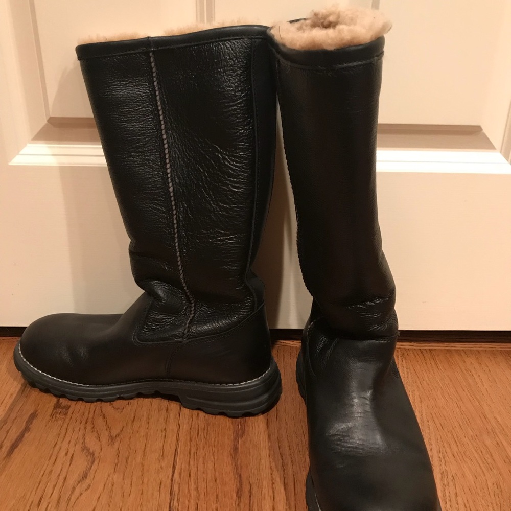 NWOT UGG Brooks Tall Boot